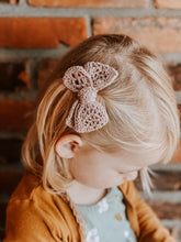 Load image into Gallery viewer, Crochet Lace bow
